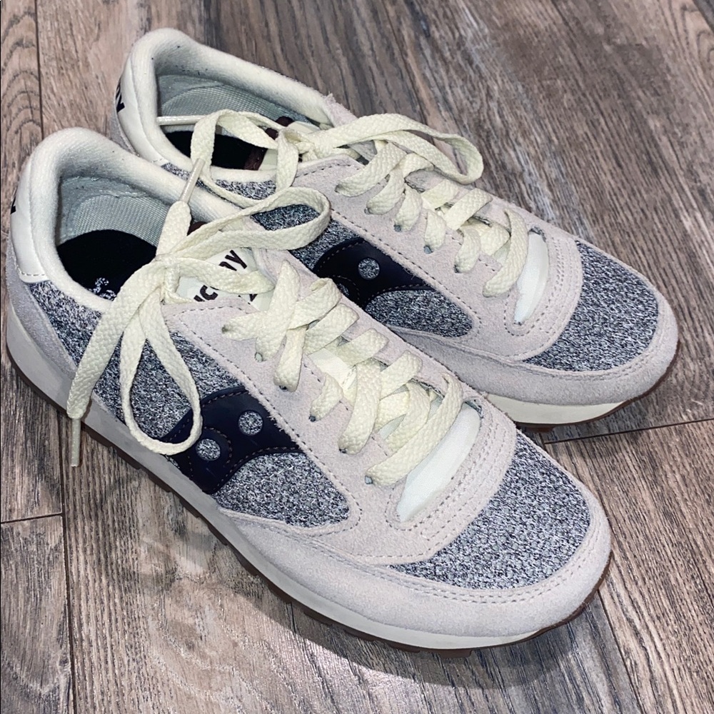 Saucony sneakers size 6